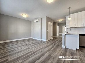 3943.5 N Janssen Ave in Chicago, IL - Building Photo - Building Photo