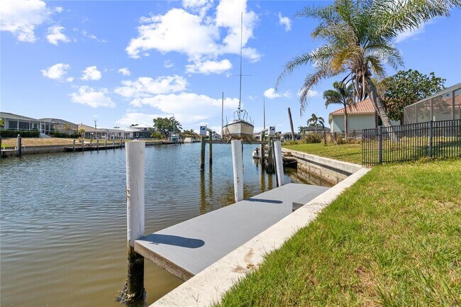 2161 Aqui Esta Dr in Punta Gorda, FL - Building Photo - Building Photo