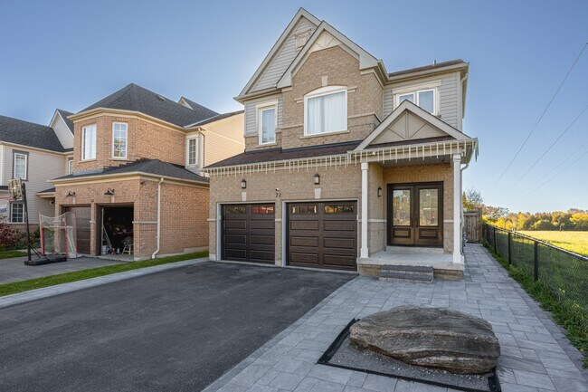 71 Solmar Av in Whitby, ON - Building Photo - Building Photo