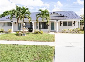 1322 Riverside Cir in Wellington, FL - Building Photo