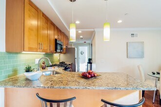 108 Maverick St in Boston, MA - Foto de edificio - Building Photo