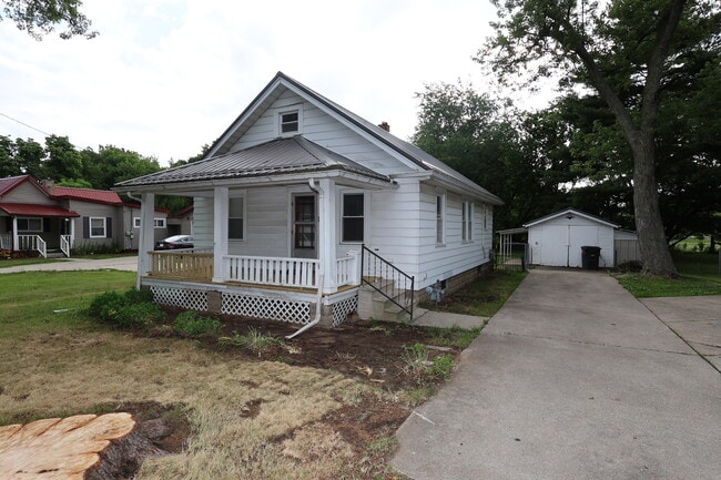 property at 2908 Pleasant Plain Ave