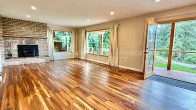 5833 E Yellowstone Trail in Coeur d'Alene, ID - Building Photo - Building Photo