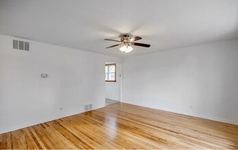 345 W Signal Hill Rd in King of Prussia, PA - Foto de edificio - Building Photo