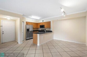 6492 Emerald Dunes Dr in Royal Palm Beach, FL - Building Photo - Building Photo