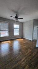 5447 S Harper Ave-Unit -5447-1 in Chicago, IL - Building Photo - Building Photo