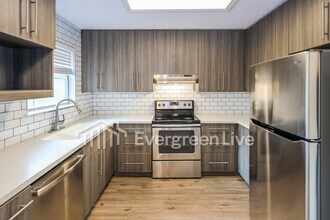 5930 Cliff Valley Dr in San Antonio, TX - Building Photo - Building Photo