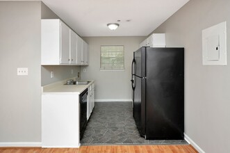 Mill House in Birmingham, AL - Building Photo - Interior Photo