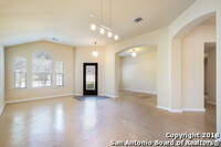 20807 Las Lomas Blvd in San Antonio, TX - Foto de edificio - Building Photo