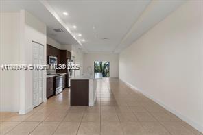 8031 NW 104th Ave in Doral, FL - Building Photo - Building Photo