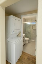 1906 Stewart St in Oceanside, CA - Building Photo