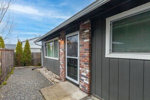 705-707-707 N Sumner St in Portland, OR - Building Photo