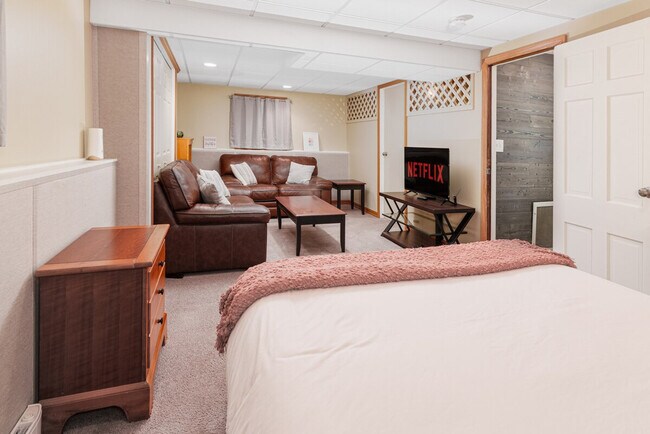 27 Karista Spring Dr, Unit SI ID1302142P in Saratoga Springs, NY - Building Photo - Building Photo