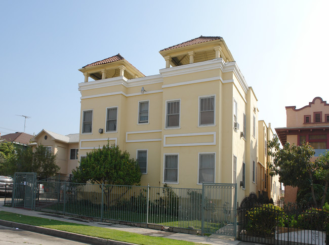 Heliotrope Apartments in Los Angeles, CA - Foto de edificio - Building Photo