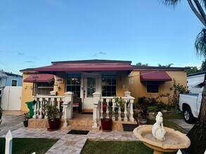 1825 NW 33rd Ave in Miami, FL - Building Photo - Building Photo