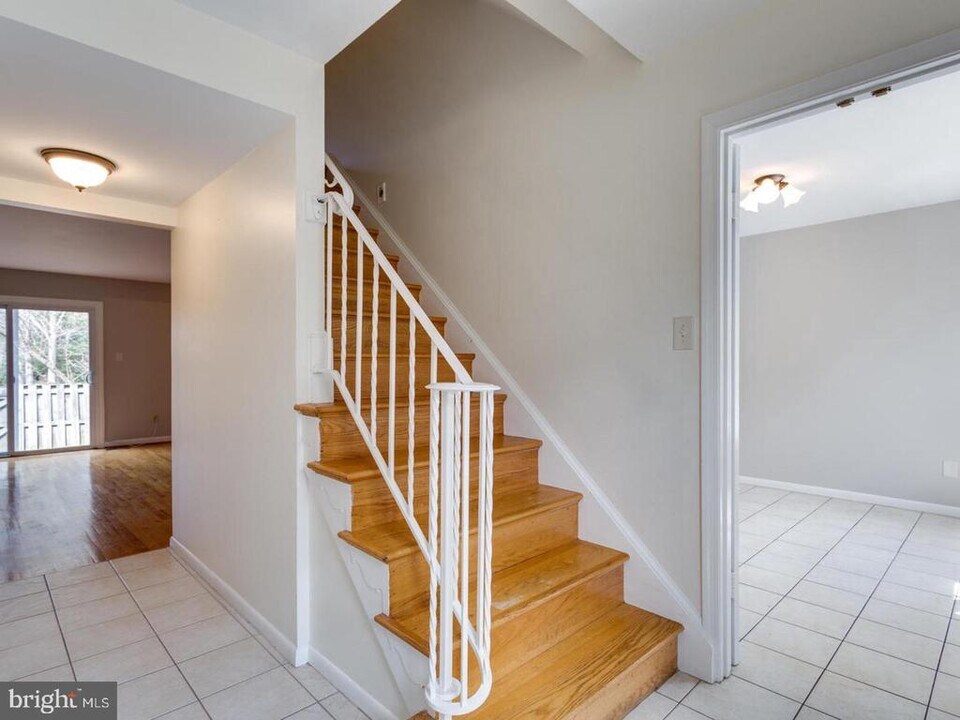 2302 Wheystone Ct in Vienna, VA - Building Photo