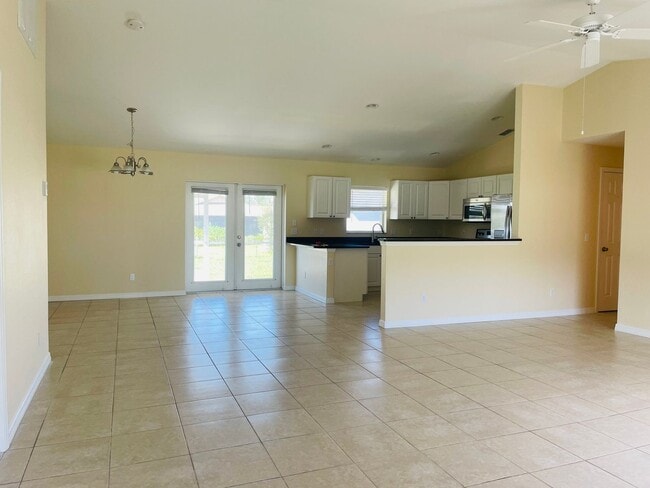 7183 Sussex Ln in Englewood, FL - Building Photo - Building Photo