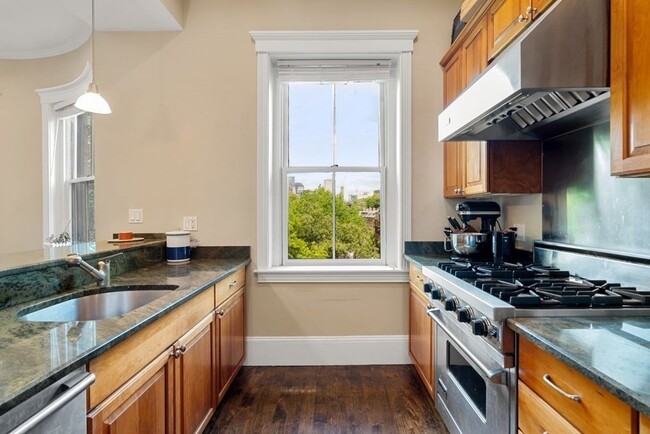 70 Waltham St in Boston, MA - Building Photo - Building Photo