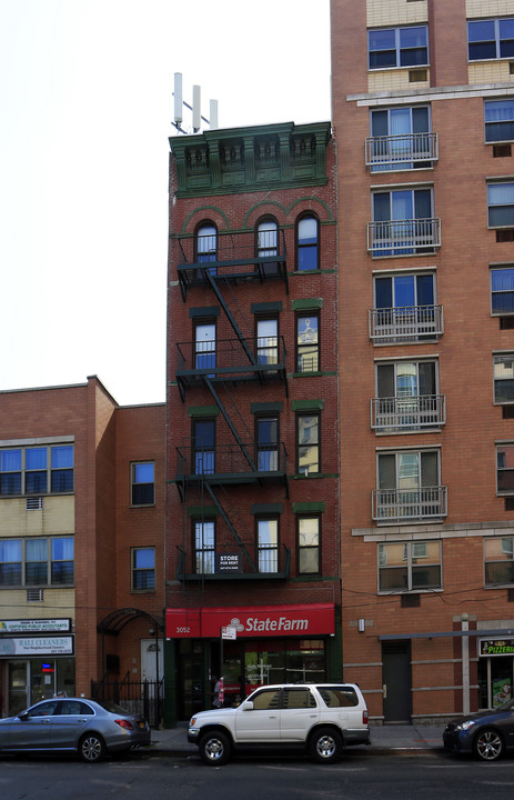 3052 3rd Ave in Bronx, NY - Foto de edificio