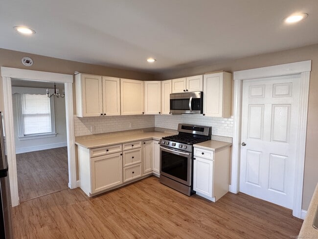 60 Roosevelt Ave in Torrington, CT - Building Photo - Building Photo