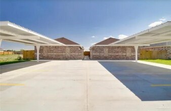 808 W Sunset Valley St in Alton, TX - Building Photo - Building Photo