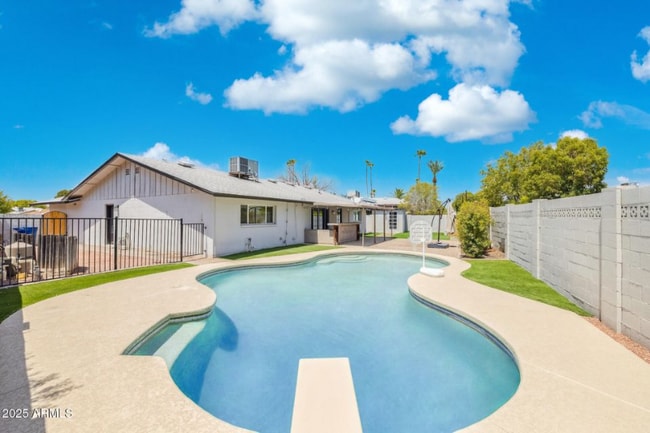 4613 S Rita Ln in Tempe, AZ - Foto de edificio - Building Photo