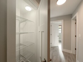 369 Hazel Ave, Unit A2 in Glencoe, IL - Foto de edificio - Building Photo