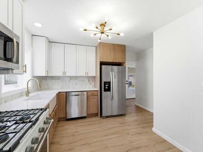 921 Pasadena Dr in Somerdale, NJ - Building Photo - Building Photo
