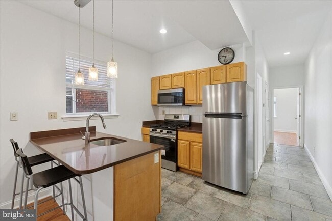 property at 2522 S Broad St