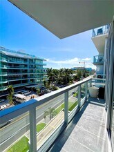 990 W Bay Harbor Dr in Bay Harbor Islands, FL - Building Photo - Building Photo