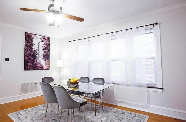 6444 N Washtenaw Ave, Unit #2 in Chicago, IL - Foto de edificio - Building Photo