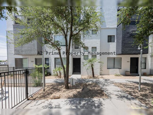 property at 7821 N 21st Ave