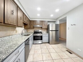 10702 Keating Ave in Oak Lawn, IL - Building Photo - Building Photo