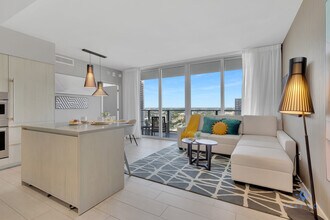4010 S Ocean Dr in Hollywood, FL - Building Photo - Building Photo