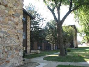 Stone Falls in Joliet, IL - Foto de edificio - Building Photo