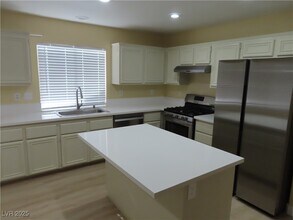 8103 W Rochelle Ave in Las Vegas, NV - Building Photo - Building Photo