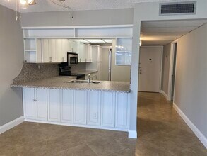 12 Royal Palm Way in Boca Raton, FL - Building Photo - Building Photo