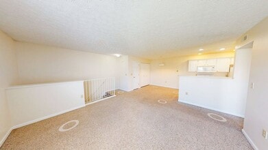 5566 Garden Ridge in Columbus, OH - Building Photo - Building Photo