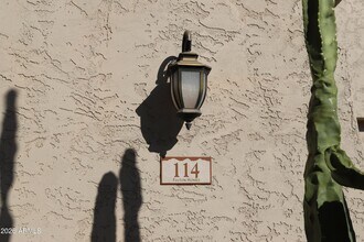 114 E Prescott Dr in Chandler, AZ - Building Photo - Building Photo