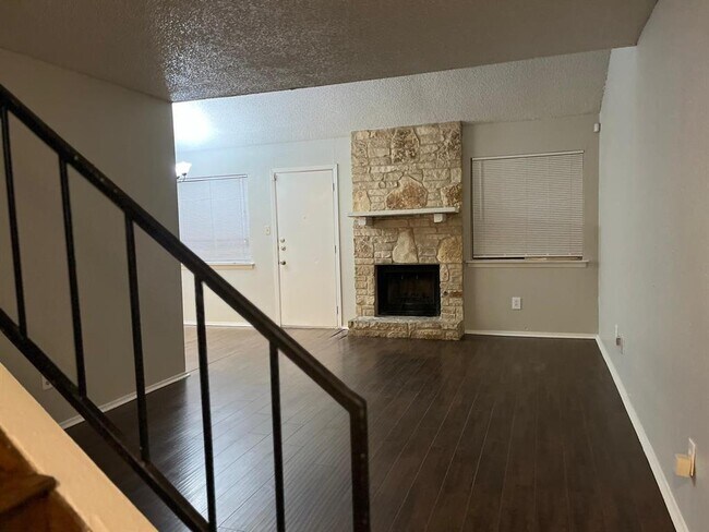 1907 Townesouth Cir in Austin, TX - Building Photo - Building Photo