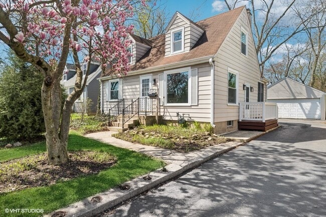 1552 McCraren Rd in Highland Park, IL - Foto de edificio - Building Photo