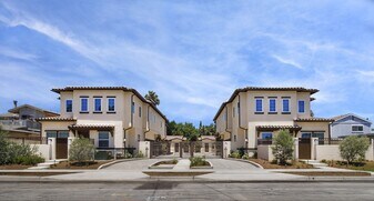 374 Hamilton St in Costa Mesa, CA - Building Photo