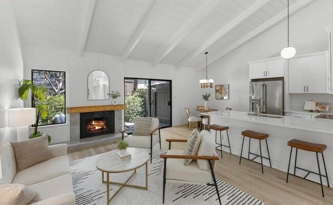property at 2408 Westcliffe Ln