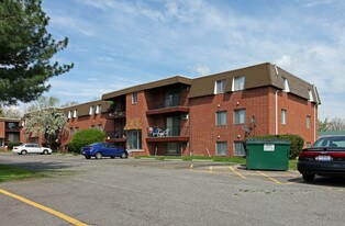 Wadsworth Manor Apartments