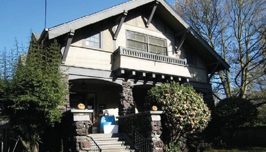 3002 Harvard Ave E in Seattle, WA - Foto de edificio - Building Photo
