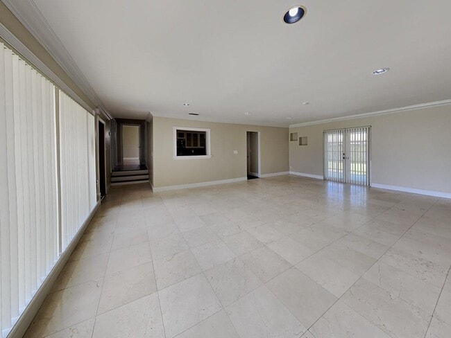 8450 SW 27th Terrace in Miami, FL - Building Photo - Building Photo