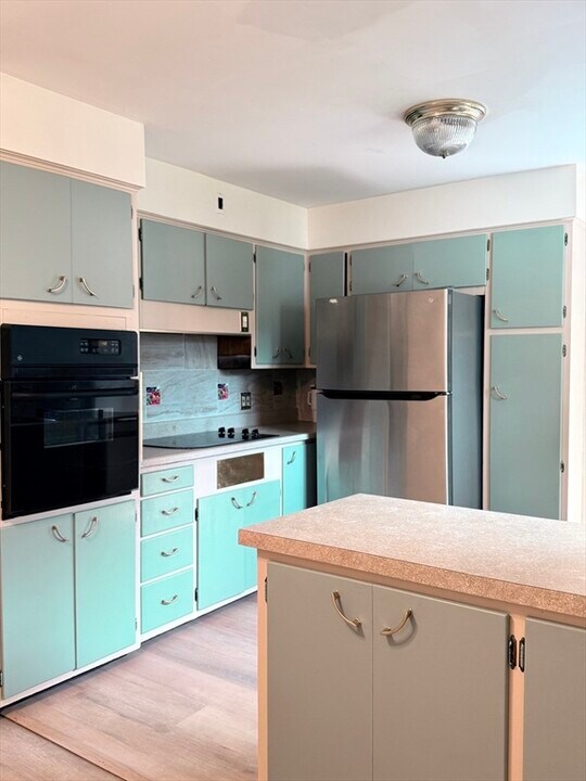 91 Whitcomb Dr in Lancaster, MA - Building Photo