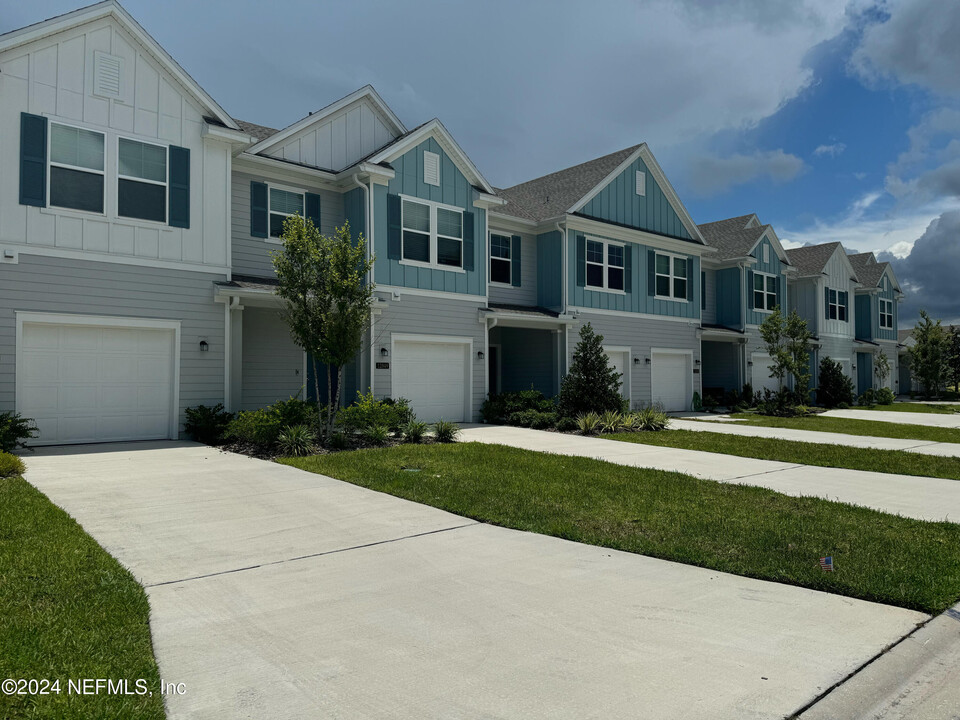 12851 Josslyn Ln in Jacksonville, FL - Foto de edificio