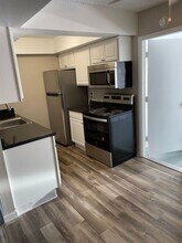 Union North Apartments in Manteca, CA - Building Photo - Interior Photo