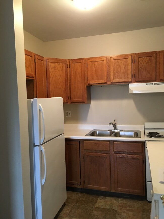 4606 Old Grand Ave in Gurnee, IL - Foto de edificio - Building Photo